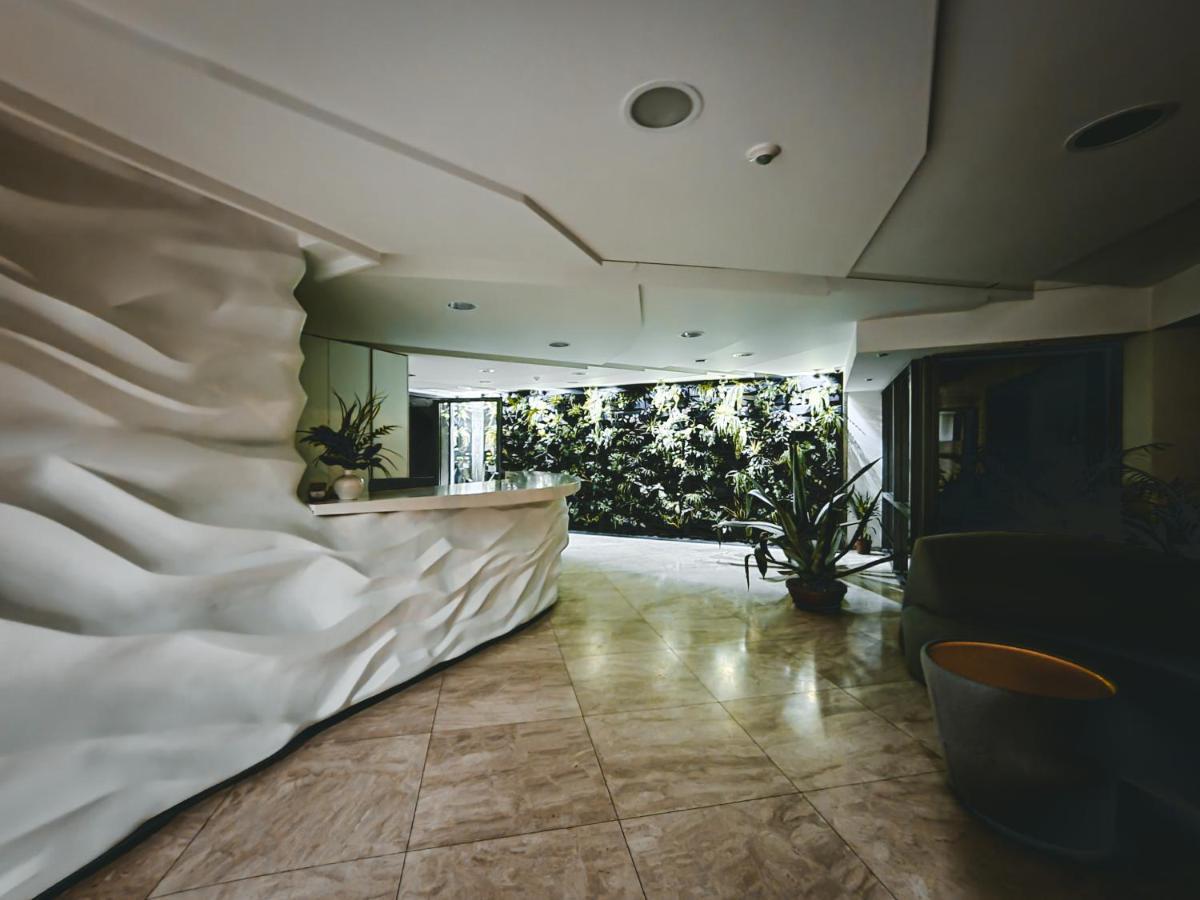 Lyna Park Apartment *