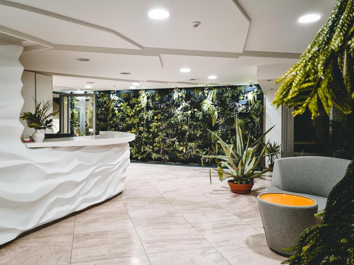 Lyna Park Apartment