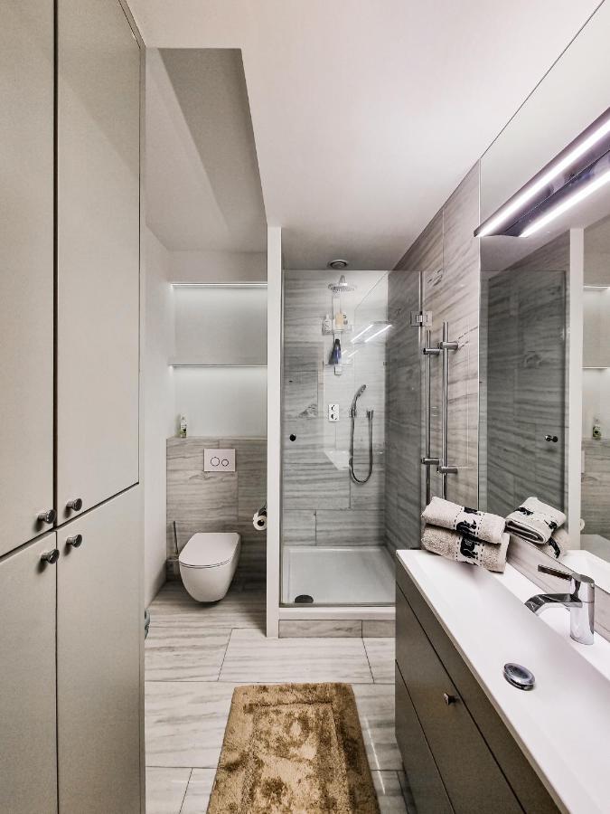 Lyna Park Apartment *